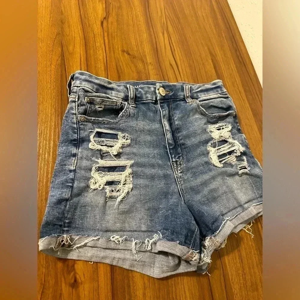 AMERICAN EAGLE Women’s Distressed Stretchy Curvy Hi-Rise Shortie Shorts Size 8 - Picture 2 of 14
